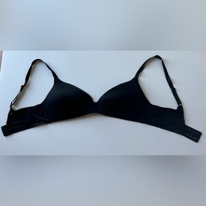 Uniqlo seamless bra.